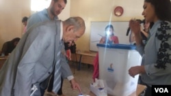 Pelaksanaan referendum kemerdekaan Kurdi Irak 25 September lalu di Irbil, ibukota Kurdistan. (Foto: H. Murdock/VOA)