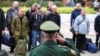Ruski vojnik obraća se rezervistima u regionu Volgograd, u Rusiji (Foto: Reuters/Stringer)