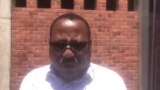 Vaimbova mutevedzeri wemutungamiri weZIFA VaOmega Sibanda vanoti gamba renyika VaTshinga Dube vaitsigira Highlanders Zvakasimba.