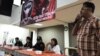 Merebut Simpati, Jual Nama Prabowo dan Jokowi 