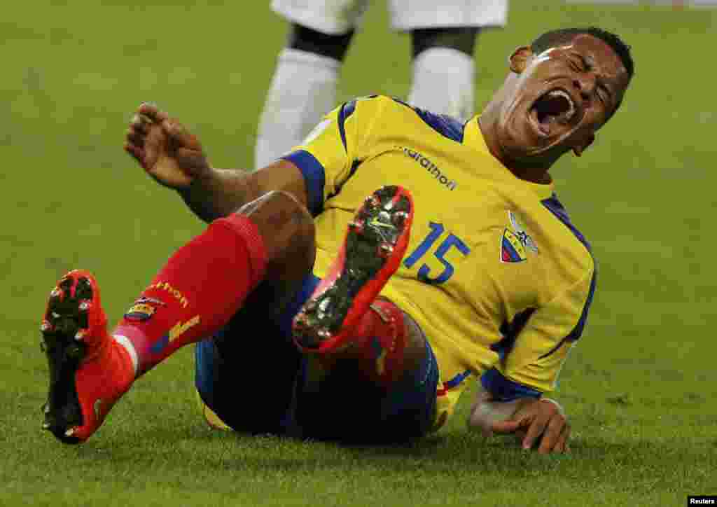 Ecuadorian Michael Arroyo grimaces in frustration after missing a goal against France at the Maracana stadium in Rio de Janeiro, June 25, 2014.