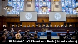 Sidang Mahkamah Kejahatan Internasional (ICJ) di Den Haag yang membahas permintaan Ukrania soal tindakan terhadap Rusia (foto: dok). 