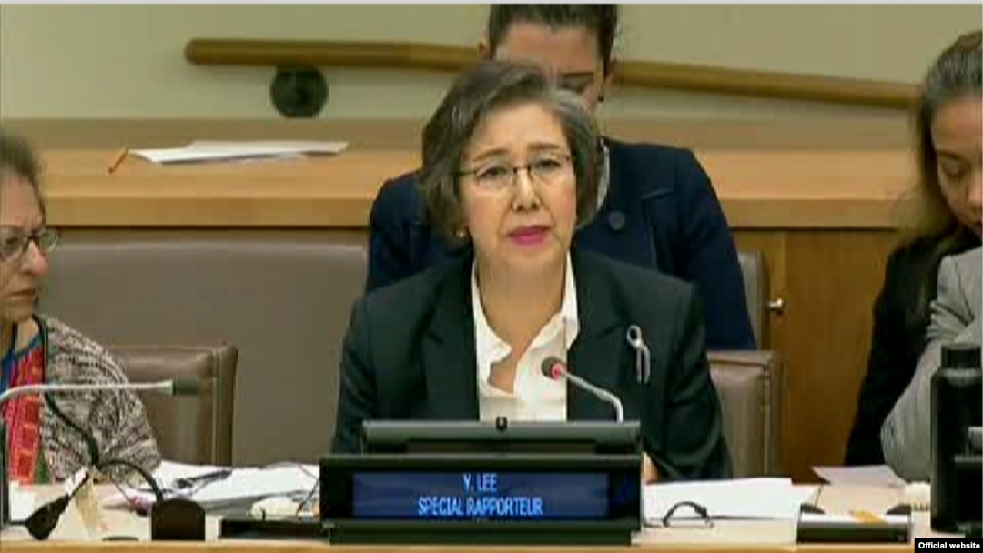 အောက်တိုဘာလ ၂၅ ရက်နေ့က Ms. Yanghee Lee ကုလသမဂ္ဂမှာ မြန်မာ့အရေး အစီရင်ခံစာ တင်သွင်းနေစဉ်။