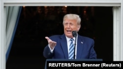 Presidente americano fala a apoiantes na Casa Branca, 10 outubro 2020