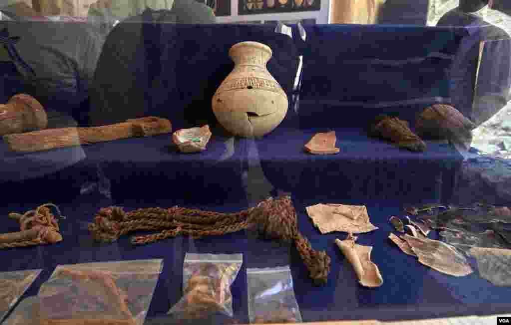 The excavations of the huts revealed tools of artisans and different types of pottery. (H. Elrasam/VOA)