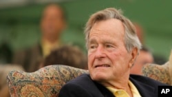 Presiden ke-41 Amerika George H.W. Bush di Kennebunkport, Maine, 29 September 2011. (Foto: dok). 