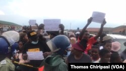 Vanhu vachiratidzira kutsigira mhuri yaTapiwa Makore