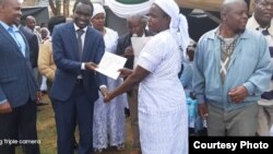 Hurumende yeKenya yakatanga nekupa vana vemhuri yevaShona ava magwaro ekuberekwa. (mufananidzo naIshe Joshua Kimemia)