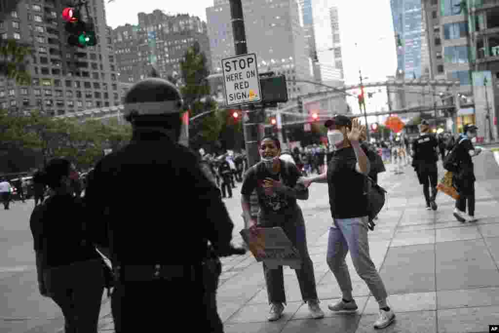 New York ပြည်နယ် New York မြို့က ဆန္ဒပြပွဲ မြင်ကွင်း။ 